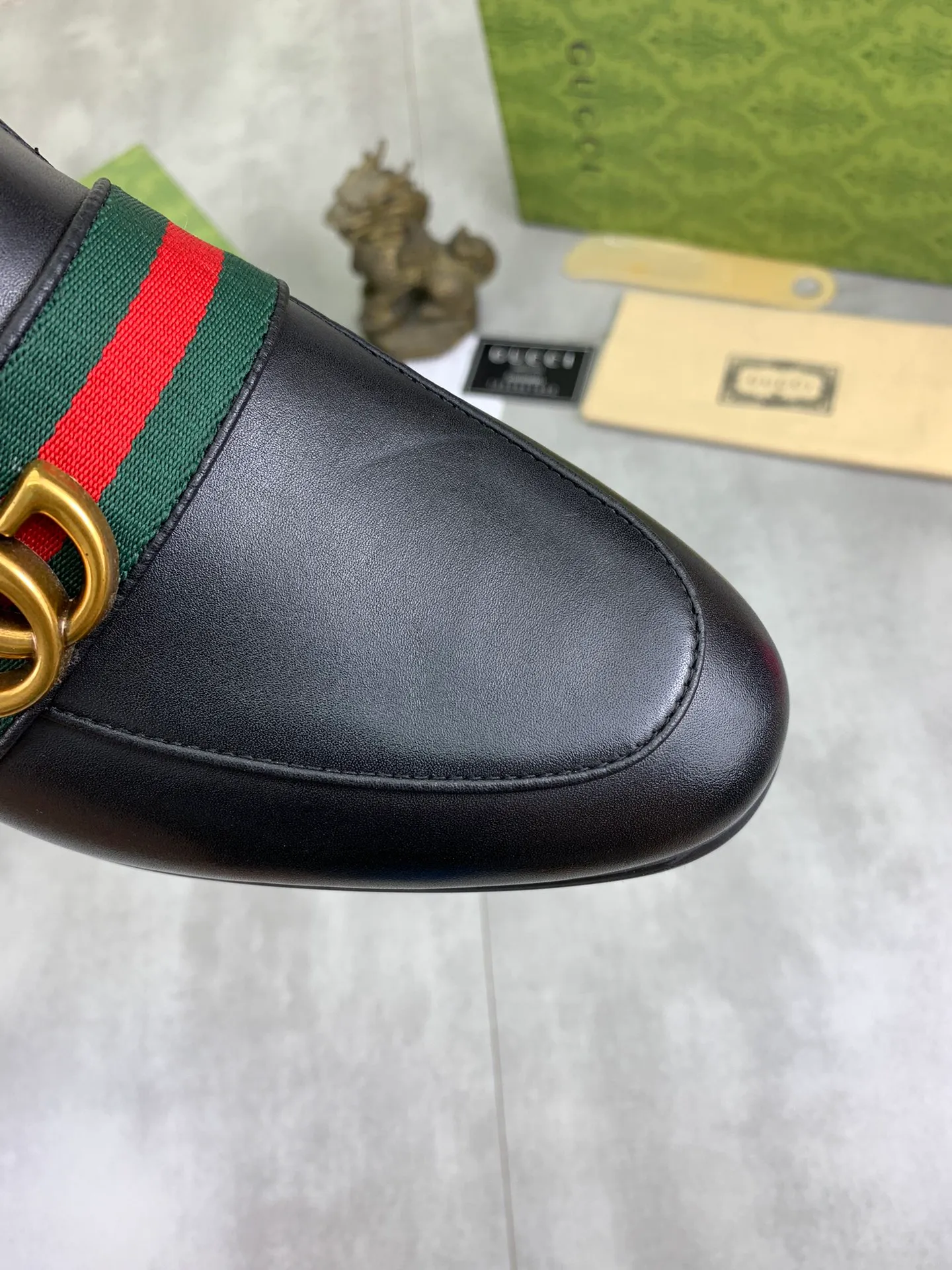 Men's Men's Shoes💰P480💰【New Style】Water-dyed Niuli High Quality Gucci half-drag business leather shoes hot selection (Gucci) official website latest Gucci half-drag 🎁 business leather shoes, hot style 💥 simple and elegant style, exclusive for trendy men. Unique official website latest brand original double G embossing Elements 👑 Original Gucci decoration, fashionable and elegant, fabric original calfskin ✅ Fully imported first-layer cowhide lining, official website designated wear-resistant, rubber business outsole, classic model taken at the counter in real life 🎬Number: 38-44 (45 46 customized) 2⃣️colors available